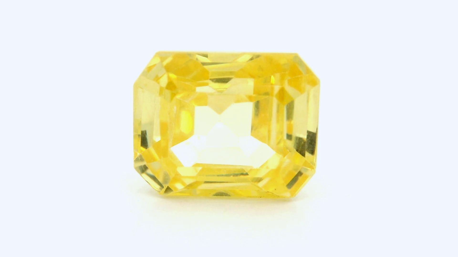 Yellow Zircon (Synthetic) 5.85 cts